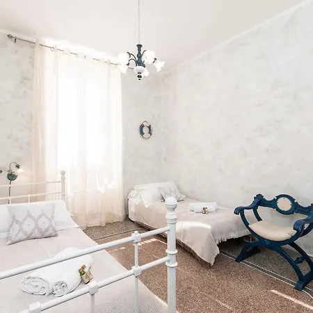 Daire A Spiaggia, Seafront With The 10 Steps Away *