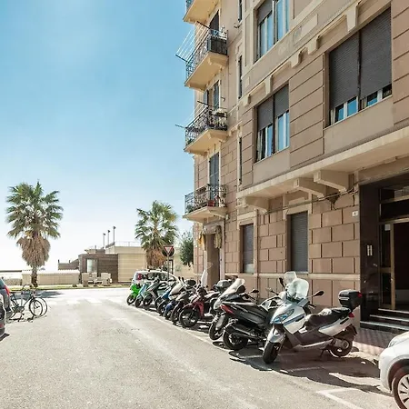 Daire A Spiaggia, Seafront With The 10 Steps Away