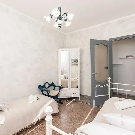 Appartement A Spiaggia, Seafront With The 10 Steps Away *