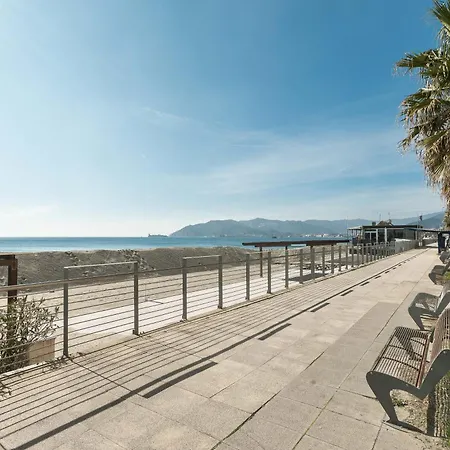 A Spiaggia, Seafront With The 10 Steps Away *