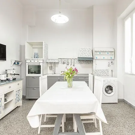 A Spiaggia, Seafront With The 10 Steps Away Savona
