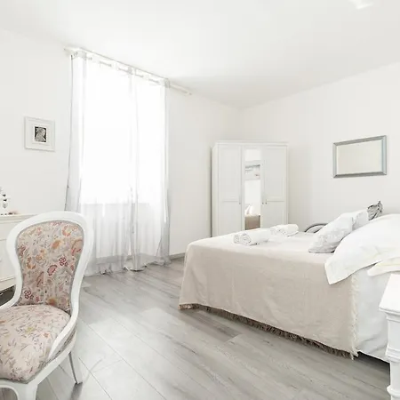 A Spiaggia, Seafront With The 10 Steps Away Savona